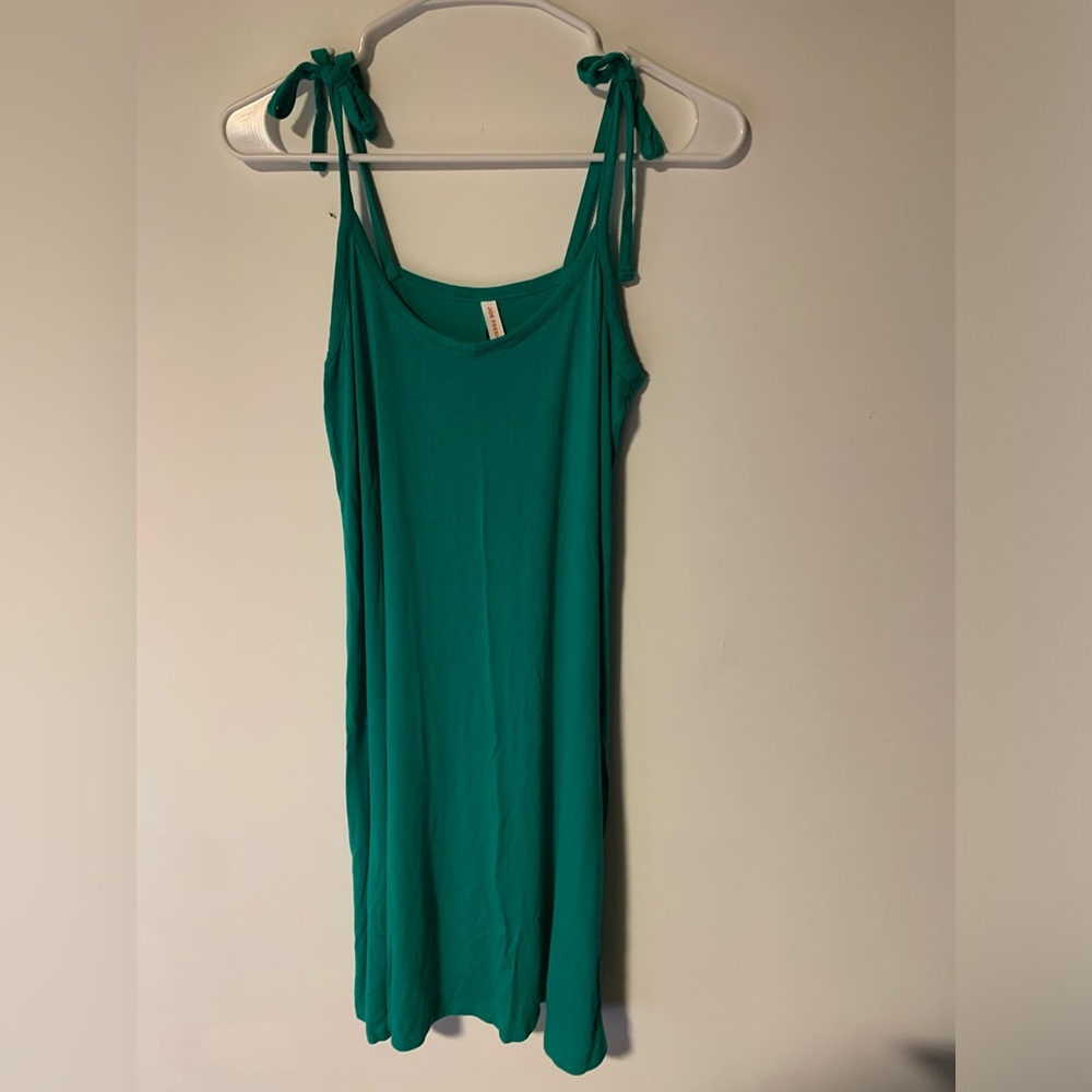 Flowy dress with tie straps